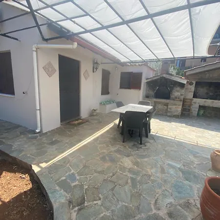 Vila Thalatta And Oros Traditional Tirós