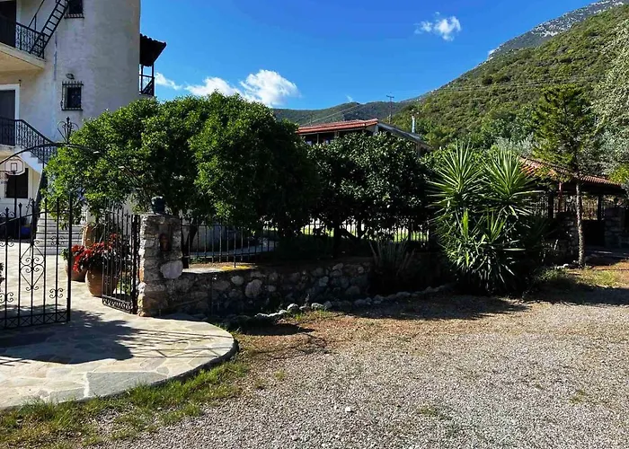 Villa Thalatta And Oros Traditional *