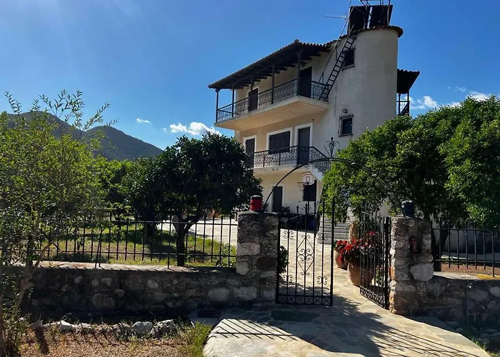 Villa Thalatta And Oros Traditional Tirós