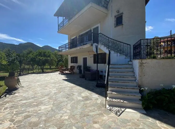 Villa Thalatta And Oros Traditional