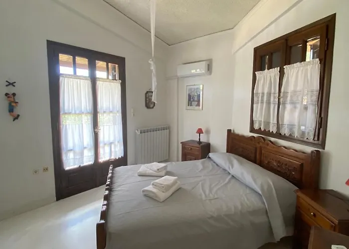 Thalatta And Oros Traditional * Tirós