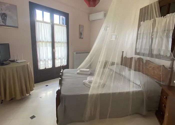 Thalatta And Oros Traditional Tirós